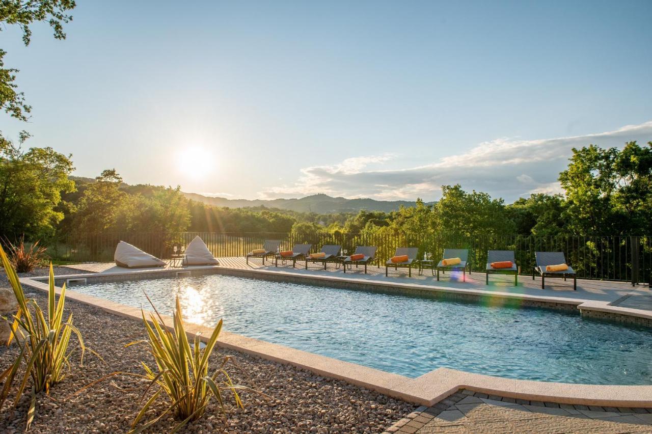 Luxury Villa Santa Cruz With Xl Pool And Jacuzzi Potpican Exterior photo