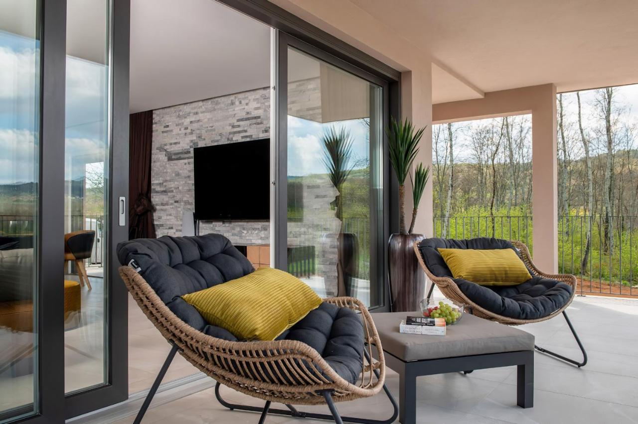 Luxury Villa Santa Cruz With Xl Pool And Jacuzzi Potpican Exterior photo
